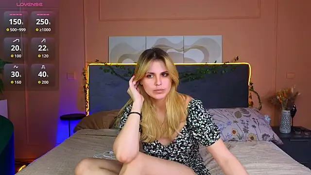 Snapshot of NayaMorel chatting on 12/03/25, 04:05 NayaMorel online show from 12/03/25, 04:05