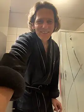 kon77777 online show from 11/15/25, 05:49