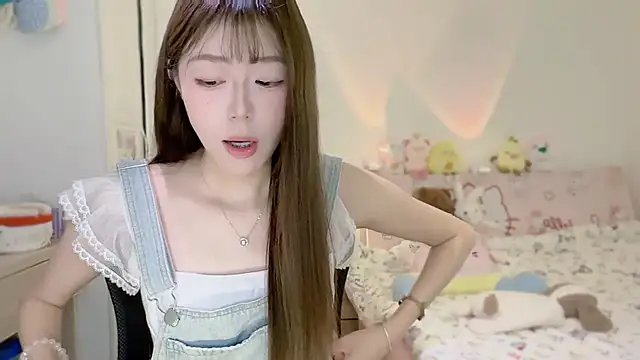 Onecutelittle online show from 11/13/25, 06:01