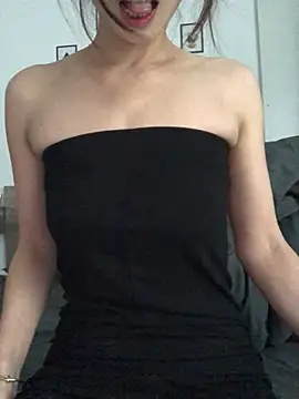 Snapshot of Kylie_beem chatting on 07/14/26, 09:14 Kylie beem online show from 07/14/26, 09:14