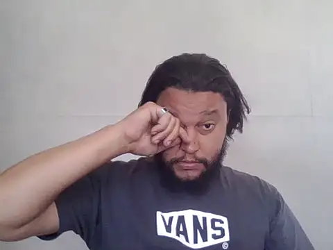 Snapshot of LoboCachorro chatting on 10/29/25, 01:57 LoboCachorro online show from 10/29/25, 01:57