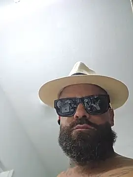 Snapshot of jojoualreadyknow1 chatting on 11/02/25, 02:08 jojoualreadyknow1 online show from 11/02/25, 02:08