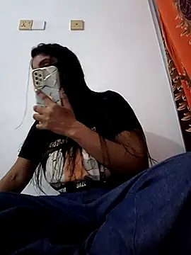 Snapshot of Hot_Angle chatting on 05/06/26, 02:33 Hot Angle online show from 05/06/26, 02:33