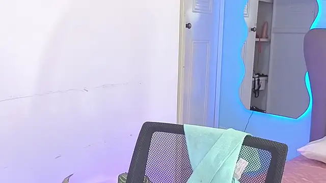 Snapshot of Aria_Russo chatting on 02/12/26, 02:34 Aria Russo online show from 02/12/26, 02:34