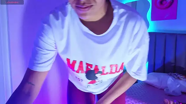 Aria Russo online show from 04/08/26, 02:28