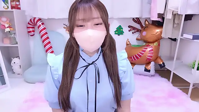 Snapshot of shiyu_xx chatting on 12/19/25, 09:49 shiyu xx online show from 12/19/25, 09:49