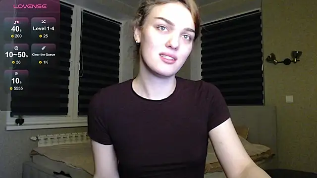 EmiliaRhodes online show from 10/19/25, 10:54