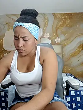 NahomiWalker  online show from 02/21/26, 07:48