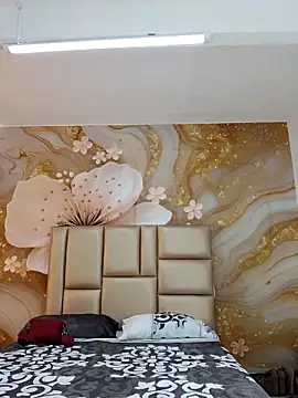 NahomiWalker  online show from 04/07/26, 07:03