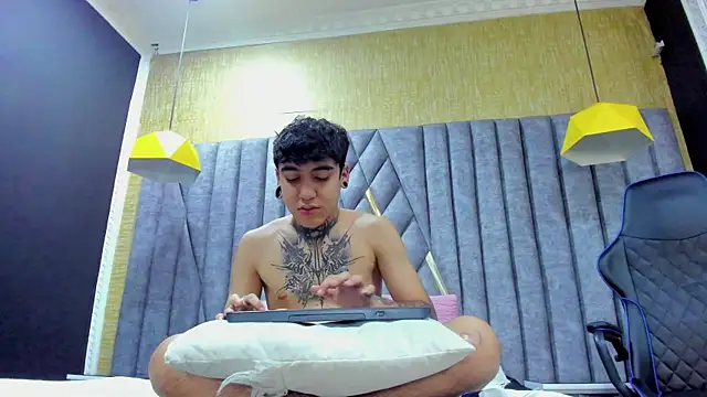 SantiOlsen online show from 11/13/25, 12:15