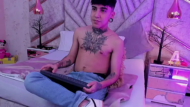 SantiOlsen online show from 12/03/25, 12:25