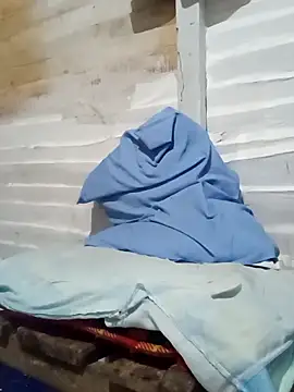 Snapshot of Estebanbigcock23 chatting on 10/31/25, 09:38 Estebanbigcock23 online show from 10/31/25, 09:38