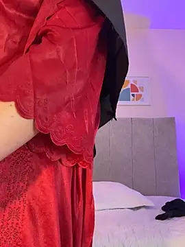 Snapshot of fatiima_ chatting on 06/11/26, 12:32 fatiima online show from 06/11/26, 12:32
