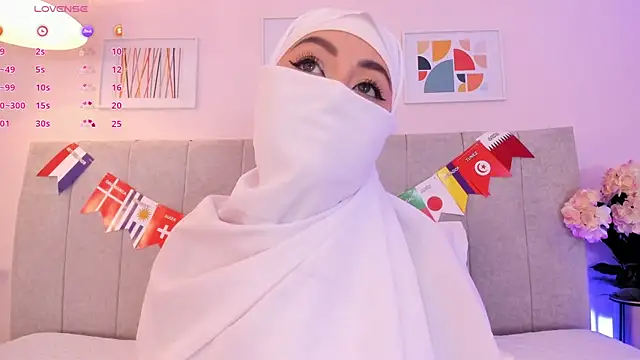 Snapshot of fatiima_ chatting on 07/11/26, 07:05 fatiima online show from 07/11/26, 07:05