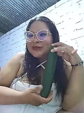 Snapshot of celeste122595 chatting on 06/05/26, 03:35 celeste122595 online show from 06/05/26, 03:35