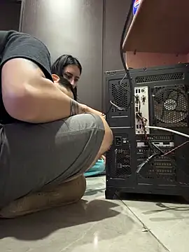 Snapshot of zelda_kuro chatting on 11/25/25, 04:56 zelda kuro online show from 11/25/25, 04:56