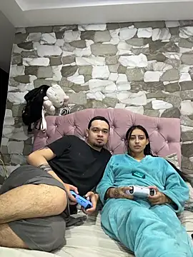 Snapshot of zelda_kuro chatting on 11/27/25, 03:19 zelda kuro online show from 11/27/25, 03:19