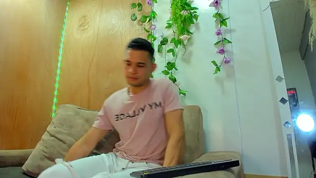 Snapshot of Jax_Thunder chatting on 02/04/26, 02:01 Jax Thunder online show from 02/04/26, 02:01