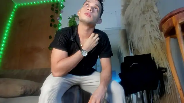 Snapshot of Jax_Thunder chatting on 02/14/26, 01:41 Jax Thunder online show from 02/14/26, 01:41