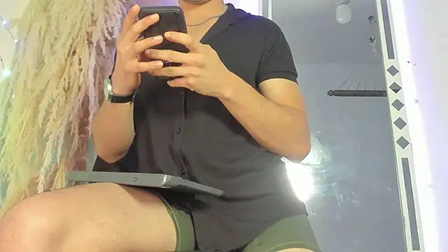 Snapshot of Jax_Thunder chatting on 02/16/26, 01:40 Jax Thunder online show from 02/16/26, 01:40