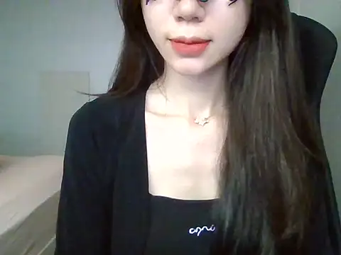 Snapshot of -Alicee- chatting on 10/24/25, 01:57 -Alicee- online show from 10/24/25, 01:57