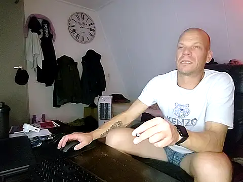 Kinky Play1 online show from 10/19/25, 08:09