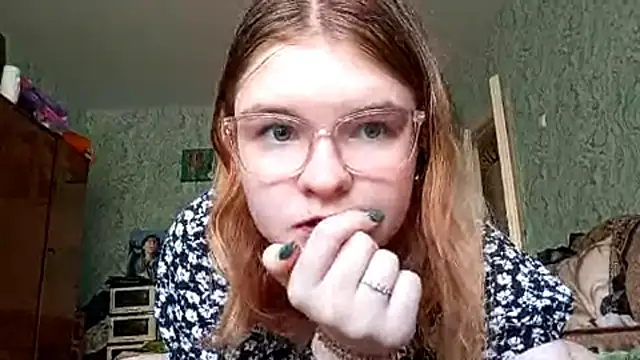 Nessa Vessa online show from 10/19/25, 08:59