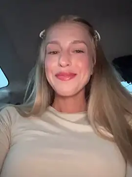 kira mia online show from 03/02/26, 03:30