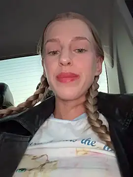 kira mia online show from 03/11/26, 03:51