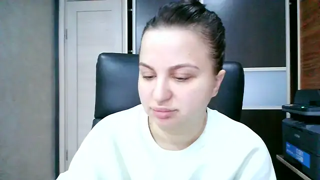 Snapshot of Denalynn chatting on 02/24/26, 01:47 Denalynn online show from 02/24/26, 01:47