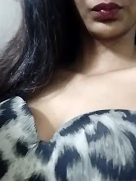 Snapshot of Aaliya_BigBoobs_1 chatting on 10/28/25, 09:46 Aaliya BigBoobs 1 online show from 10/28/25, 09:46