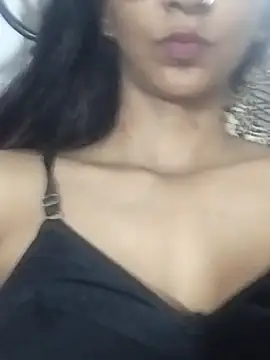 Snapshot of Aaliya_BigBoobs_1 chatting on 11/29/25, 10:07 Aaliya BigBoobs 1 online show from 11/29/25, 10:07