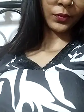 Snapshot of Aaliya_BigBoobs_1 chatting on 12/18/25, 03:40 Aaliya BigBoobs 1 online show from 12/18/25, 03:40