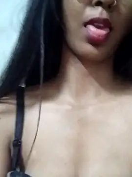 Snapshot of Aaliya_BigBoobs_1 chatting on 12/19/25, 02:13 Aaliya BigBoobs 1 online show from 12/19/25, 02:13