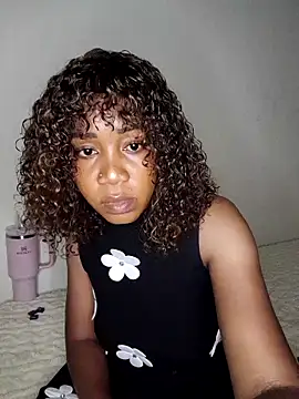 Snapshot of sexy-portable chatting on 10/26/25, 01:06 sexy-portable online show from 10/26/25, 01:06