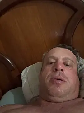 Snapshot of wellingtonmds chatting on 10/27/25, 12:47 wellingtonmds online show from 10/27/25, 12:47