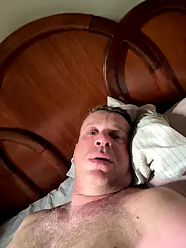 Snapshot of wellingtonmds chatting on 12/14/25, 11:04 wellingtonmds online show from 12/14/25, 11:04