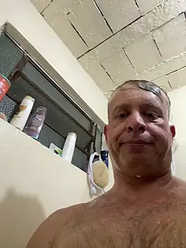 Snapshot of wellingtonmds chatting on 12/17/25, 12:27 wellingtonmds online show from 12/17/25, 12:27