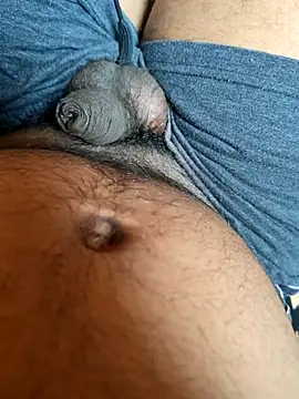 Snapshot of UNIT734 chatting on 11/15/25, 07:05 UNIT734 online show from 11/15/25, 07:05