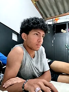 LyliaWood online show from 10/23/25, 02:33