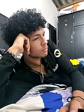 LyliaWood online show from 10/28/25, 12:58