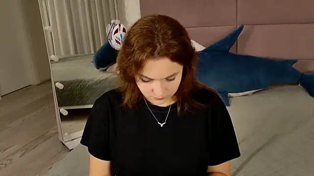 Snapshot of KirraMoss chatting on 07/10/26, 10:29 KirraMoss online show from 07/10/26, 10:29