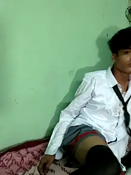 Snapshot of Lilbaby080008 chatting on 11/05/25, 08:20 Lilbaby080008 online show from 11/05/25, 08:20