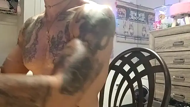 Snapshot of alphacloudGod chatting on 10/24/25, 08:55 alphacloudGod online show from 10/24/25, 08:55