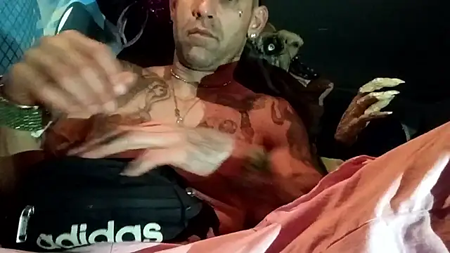 Snapshot of alphacloudGod chatting on 10/25/25, 07:27 alphacloudGod online show from 10/25/25, 07:27