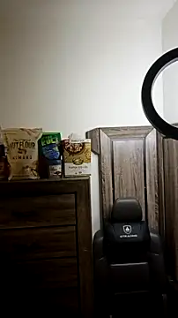 Snapshot of alphacloudGod chatting on 11/15/25, 03:59 alphacloudGod online show from 11/15/25, 03:59