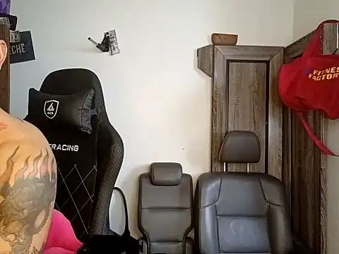 Snapshot of alphacloudGod chatting on 11/22/25, 07:46 alphacloudGod online show from 11/22/25, 07:46