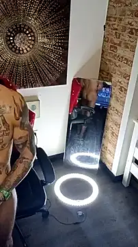 Snapshot of alphacloudGod chatting on 12/21/25, 05:36 alphacloudGod online show from 12/21/25, 05:36