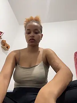 Snapshot of guinness_cp chatting on 11/16/25, 10:59 guinness cp online show from 11/16/25, 10:59