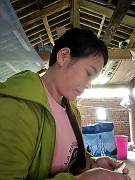 Snapshot of chipu06 chatting on 10/26/25, 01:33 chipu06 online show from 10/26/25, 01:33